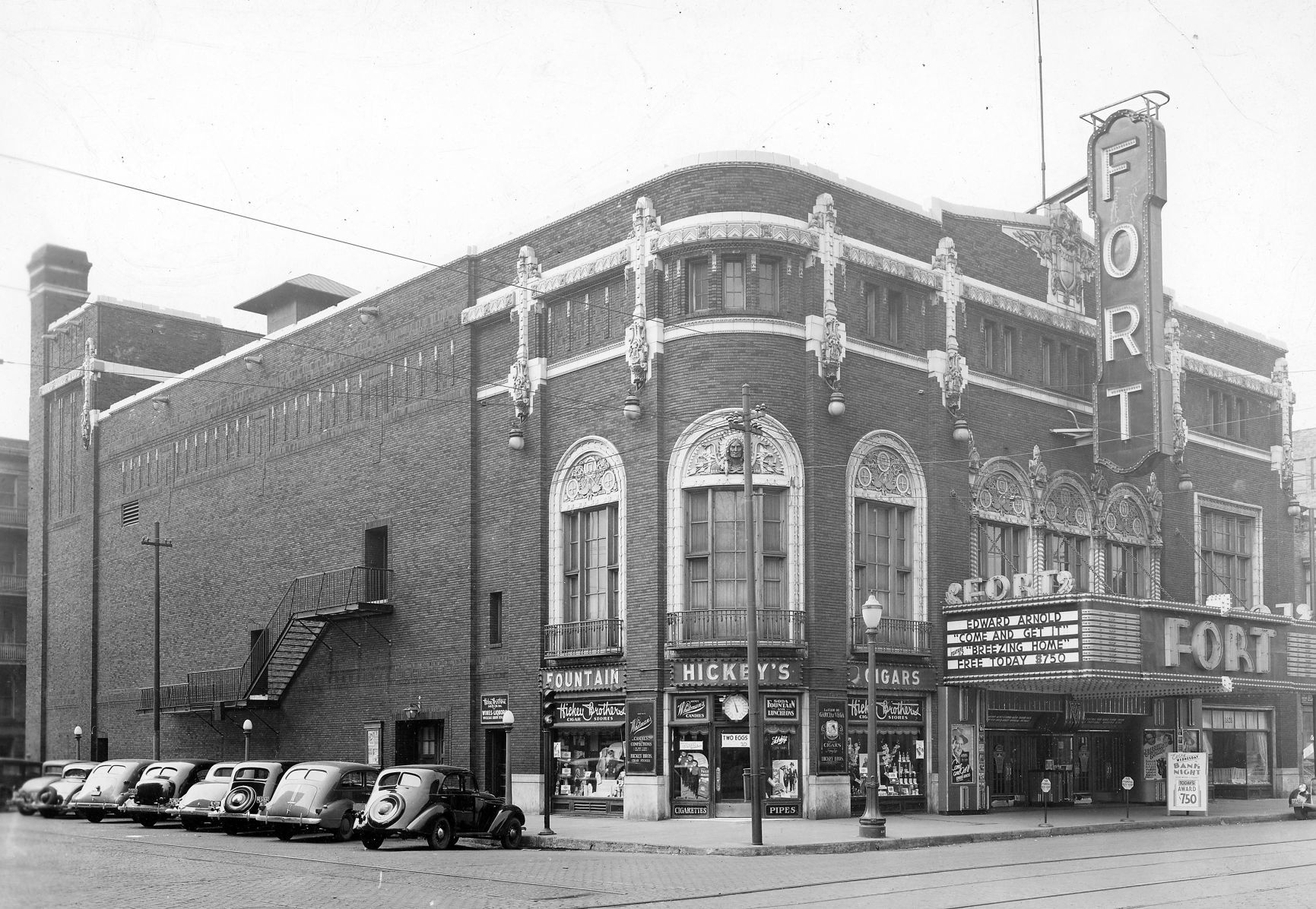 111519-Fort-Theater-013